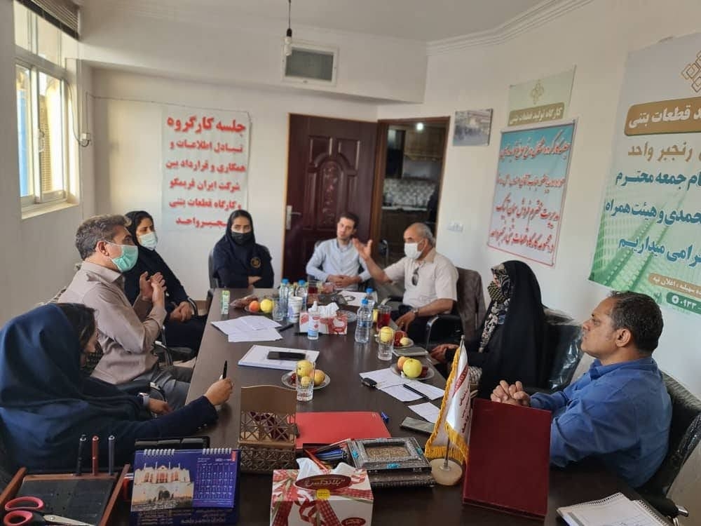   جلسات کاری ماهیانه در مجوعه جهت رفع موانع تولید با سرپرست ها و مدیران مالی مجوعه در سالن دفتر کارگاه 
